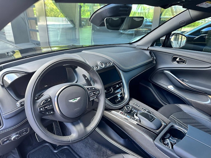 Vehicle image ASTON MARTIN DBX
