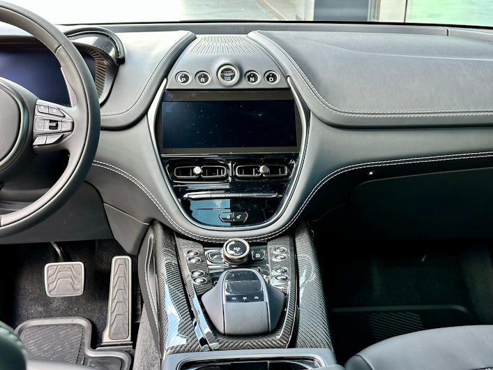 Vehicle image ASTON MARTIN DBX