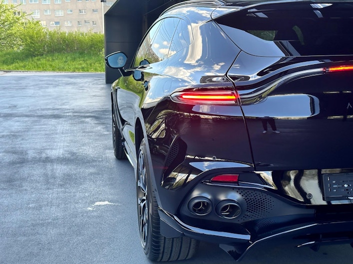 Vehicle image ASTON MARTIN DBX