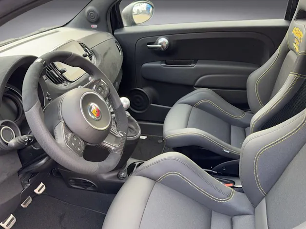Fiat 695 Abarth 1.4 T-Jet 180 75 Anniversario