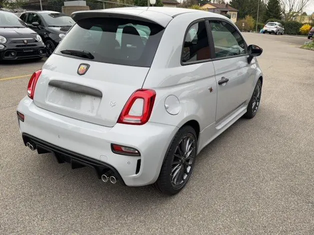 Fiat 695 Abarth 1.4 T-Jet 180 Competizione