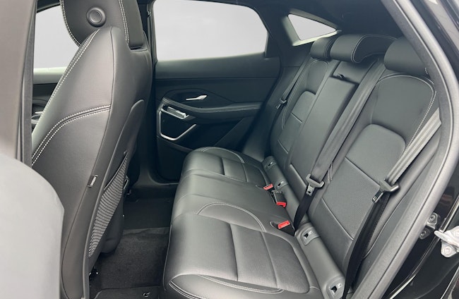 Vehicle image 6 Vehicle image 6