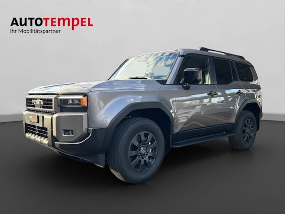First vehicle image