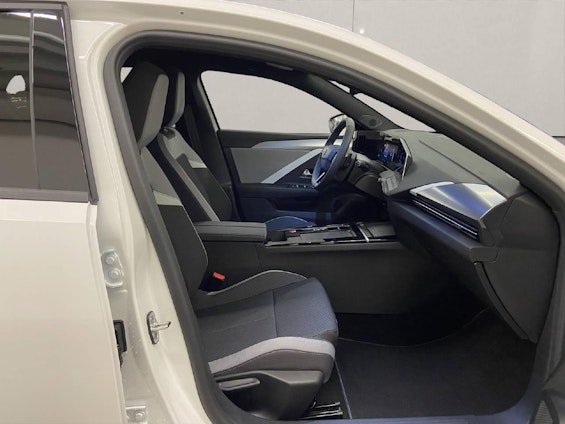 Vehicle image 11 Vehicle image 11