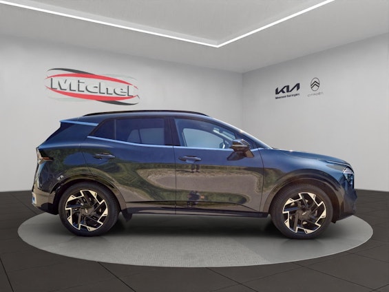 First vehicle image