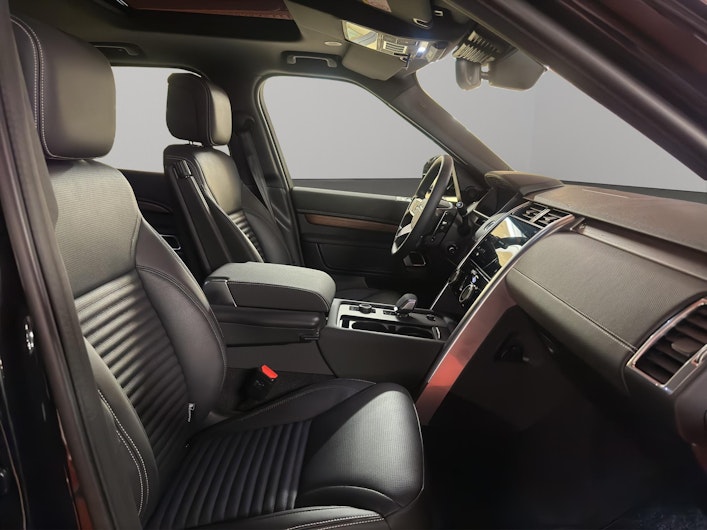 Vehicle image LAND ROVER DISCOVERY