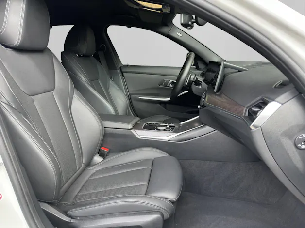 BMW 320d xDrive 48V Touring Steptronic M Sport