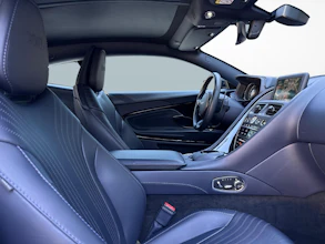 https://vehicle.imgix.net/3770069/635b9283-6b6a-4e1e-938e-4f8cae47b404.jpg