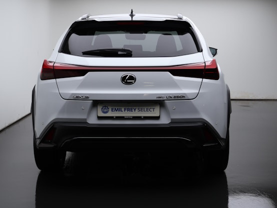 Vehicle image 8