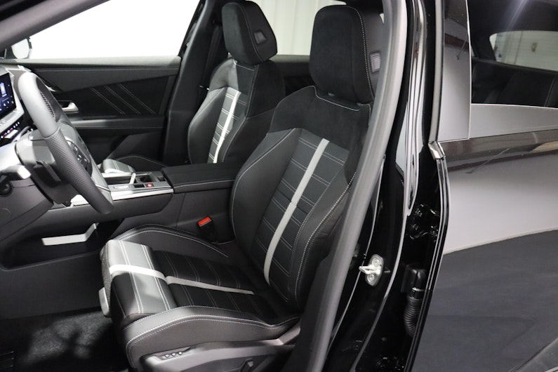 Vehicle image OPEL GRANDLAND