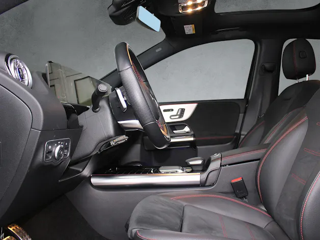 Mercedes-Benz B 200 AMG Line 4Matic