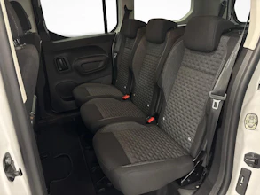 https://vehicle.imgix.net/3770412/7f8297d4-dab3-40dd-a5c9-789e961f7365.jpg