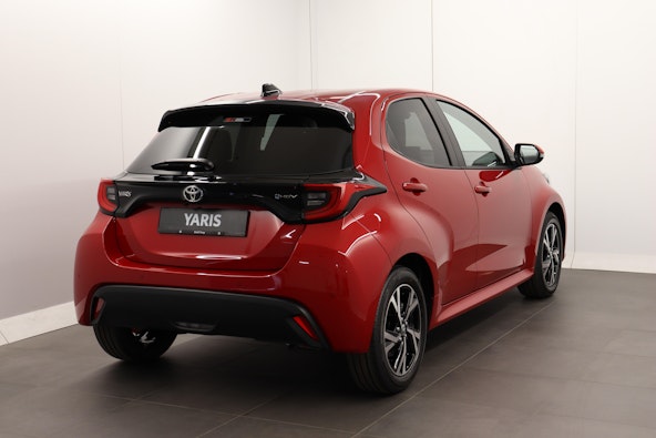 Vehicle image 5
