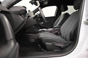 Vehicle image PEUGEOT 2008 1.2 Hybrid Allure