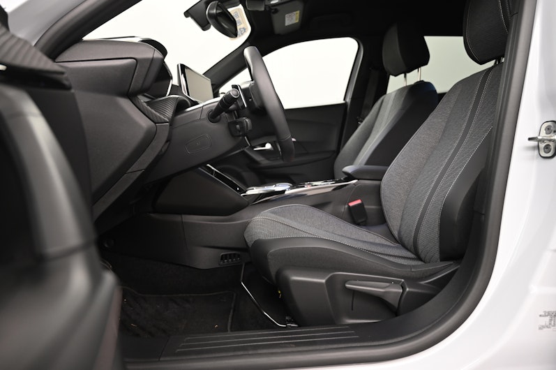 Vehicle image PEUGEOT 2008