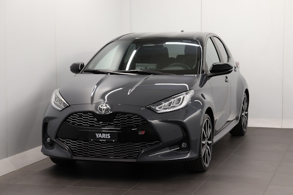First vehicle image