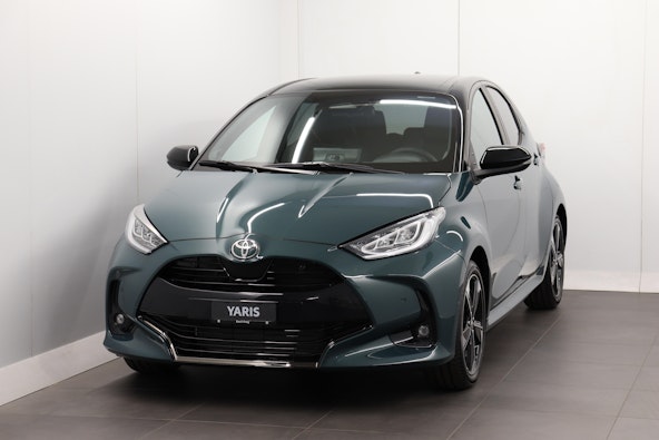 First vehicle image