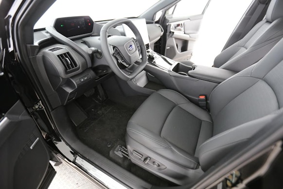 SUBARU Solterra eV Luxury AWD 3