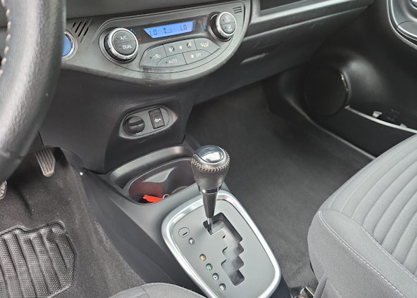 Vehicle image 14 Vehicle image 14