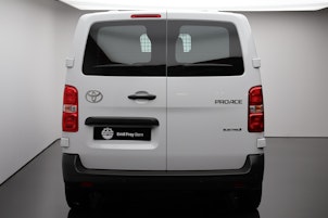 Vehicle image TOYOTA PROACE Van L1 75KWh Advanced 0.99% Leasing