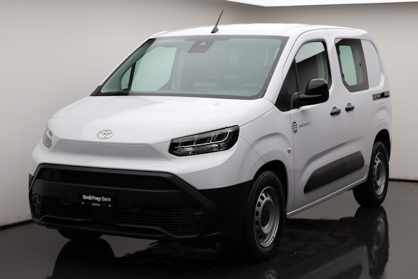 First vehicle image