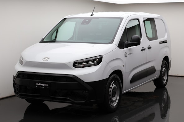 First vehicle image