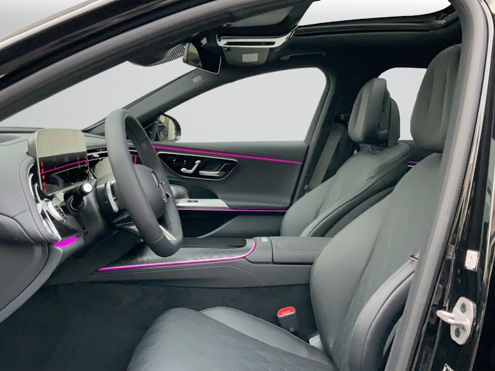 Vehicle image MERCEDES-BENZ E 220