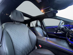 https://vehicle.imgix.net/3770821/cfe230ba-b2a3-4a0e-bba4-b2356158e338.jpg