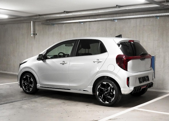 Vehicle image 6 Vehicle image 6