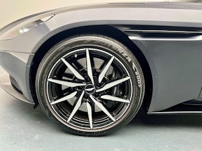 Vehicle image ASTON MARTIN DB11 Coupé 5.2 V12 Bi-Turbo