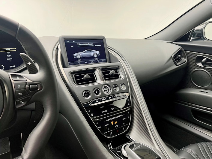 Vehicle image ASTON MARTIN DB11