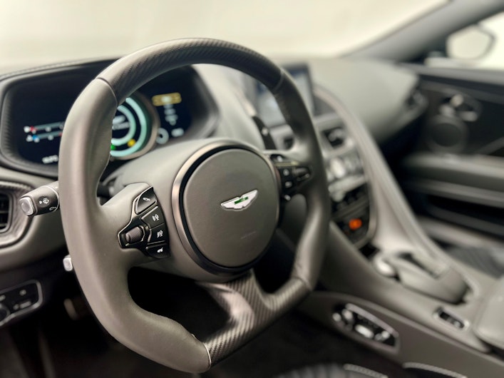 Vehicle image ASTON MARTIN DB11