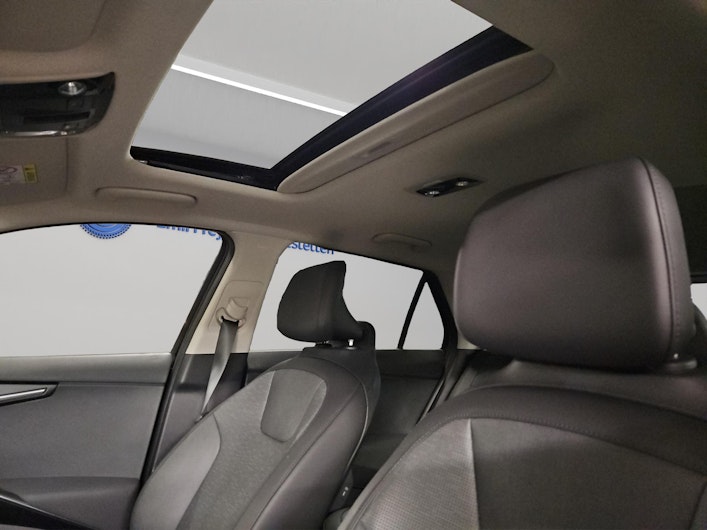 Vehicle image KIA NIRO