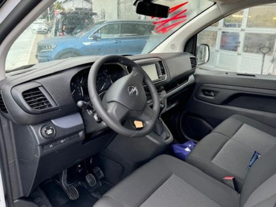 Vehicle image 3 Vehicle image 3