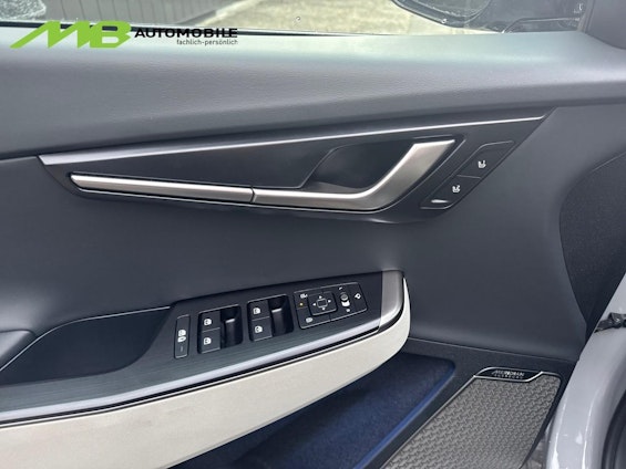 Vehicle image 14 Vehicle image 14