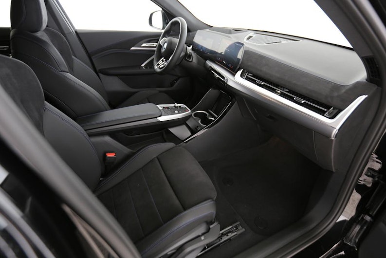 Vehicle image BMW iX2