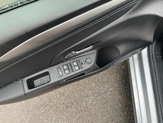 Vehicle image 8 Vehicle image 8