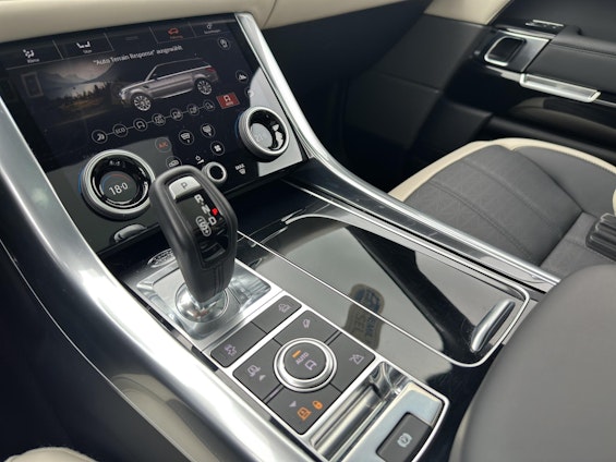 Vehicle image 5 Vehicle image 5