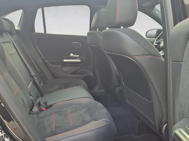 MERCEDES-BENZ GLA 250 e AMG Line