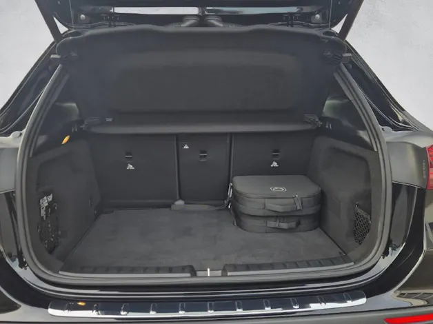 MERCEDES-BENZ GLA 250 e AMG Line