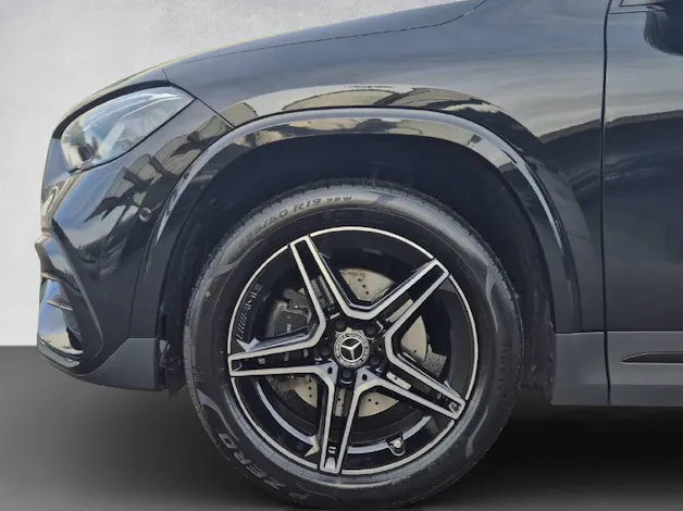 MERCEDES-BENZ GLA 250 e AMG Line