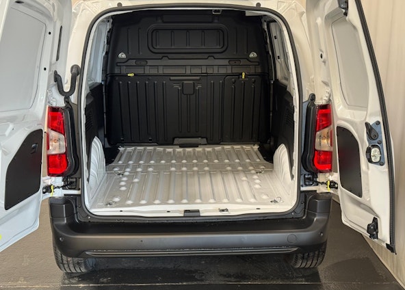 Vehicle image 9 Vehicle image 9