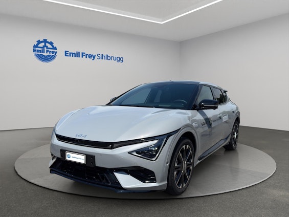 First vehicle image