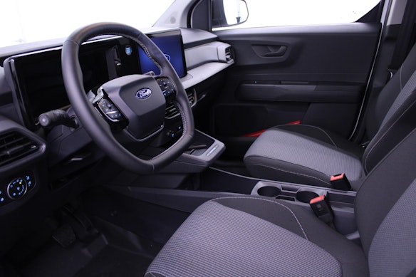 FORD E-Transit Courier Van Trend 3