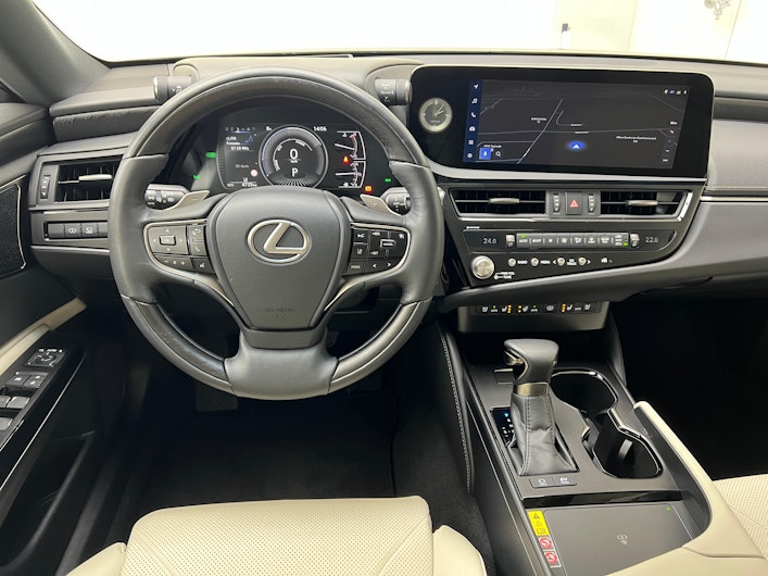 Vehicle image LEXUS ES