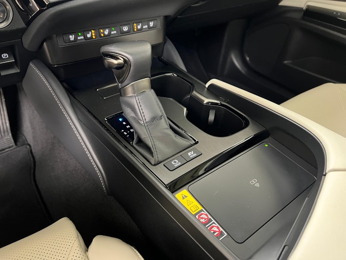 Vehicle image LEXUS ES