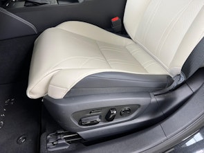 Vehicle image LEXUS ES 300h Excellence