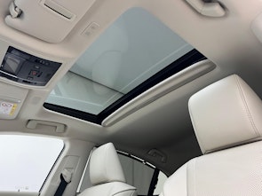 Vehicle image LEXUS ES 300h Excellence