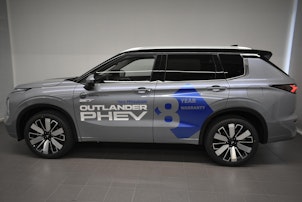 Vehicle image MITSUBISHI Outlander 2.4 PHEV Instyle 4x4 con 4 ruote invernali