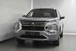 Vehicle image MITSUBISHI Outlander 2.4 PHEV Instyle 4x4 con 4 ruote invernali